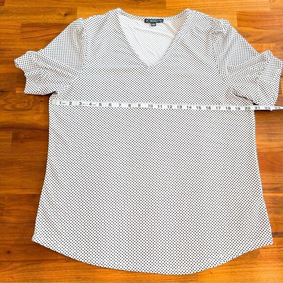 🍋 Adrianna Papell • Women's Printed V-Neck Top w/Puffy Elbow Sleeves Size L - Picture 8 of 9